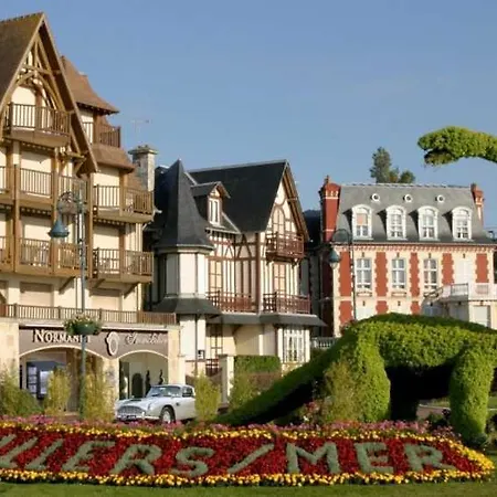 Holiday home Bagatelle De La Cote Fleurie *